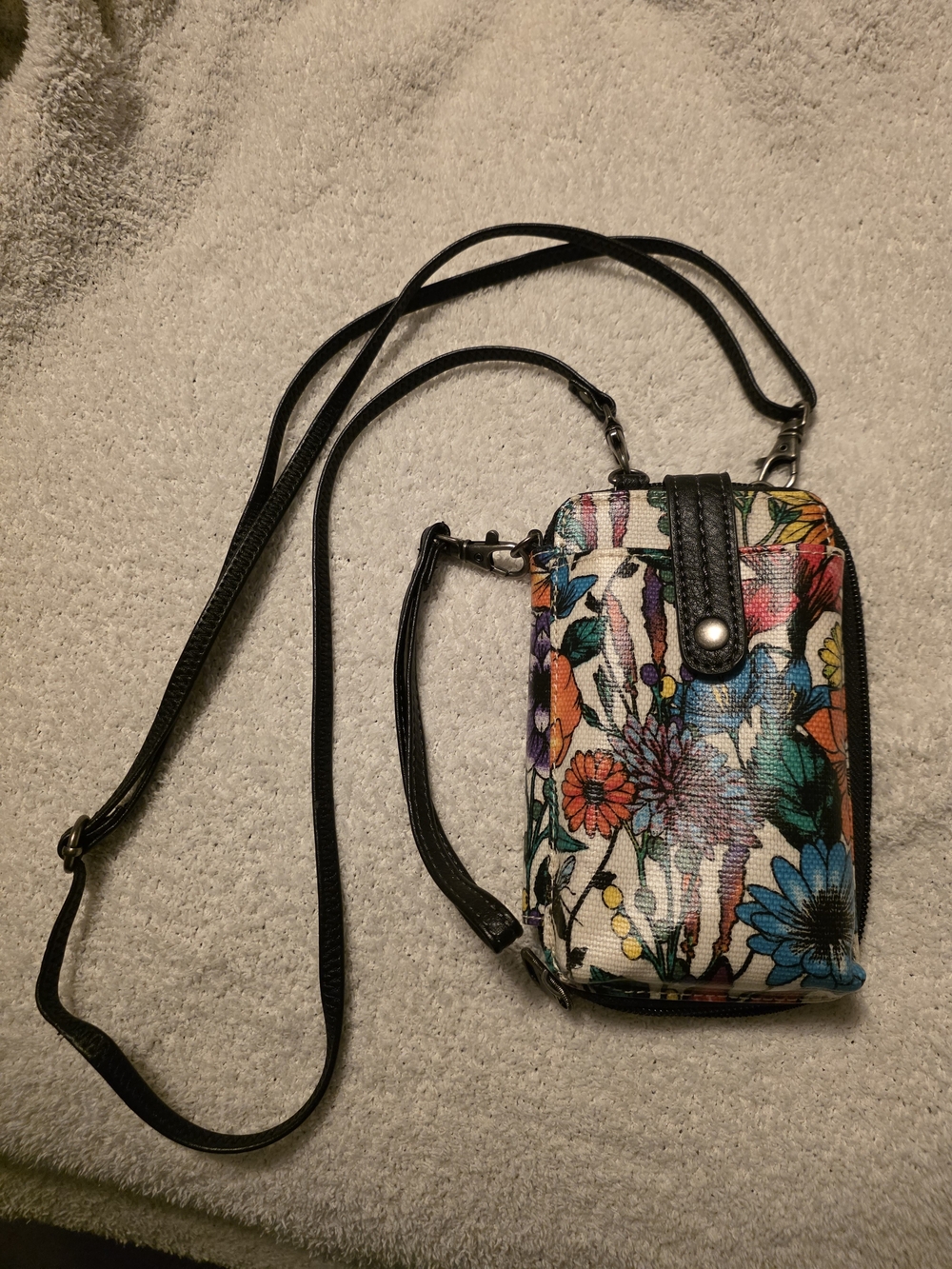 Sakroots Floral Crossbody Phone Bag/Wallet
